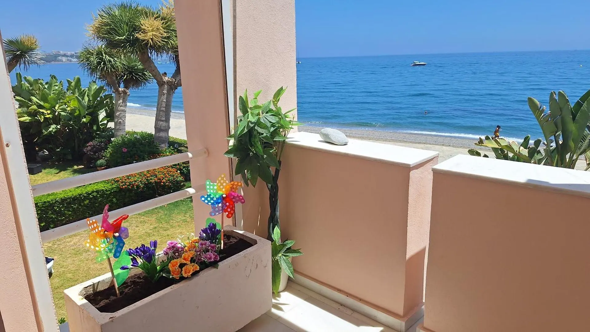 בית נופש אסטפונה Beach View Playa Del Moral